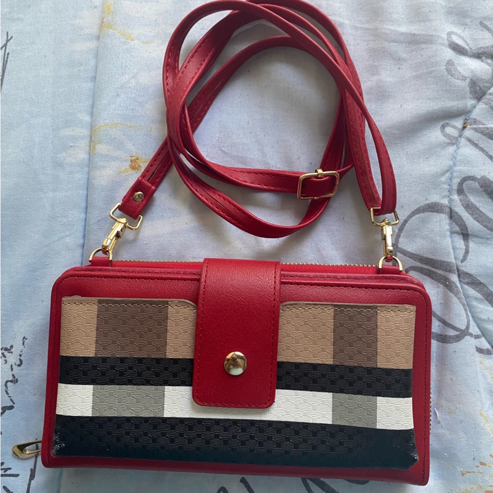 Hand bag with strip